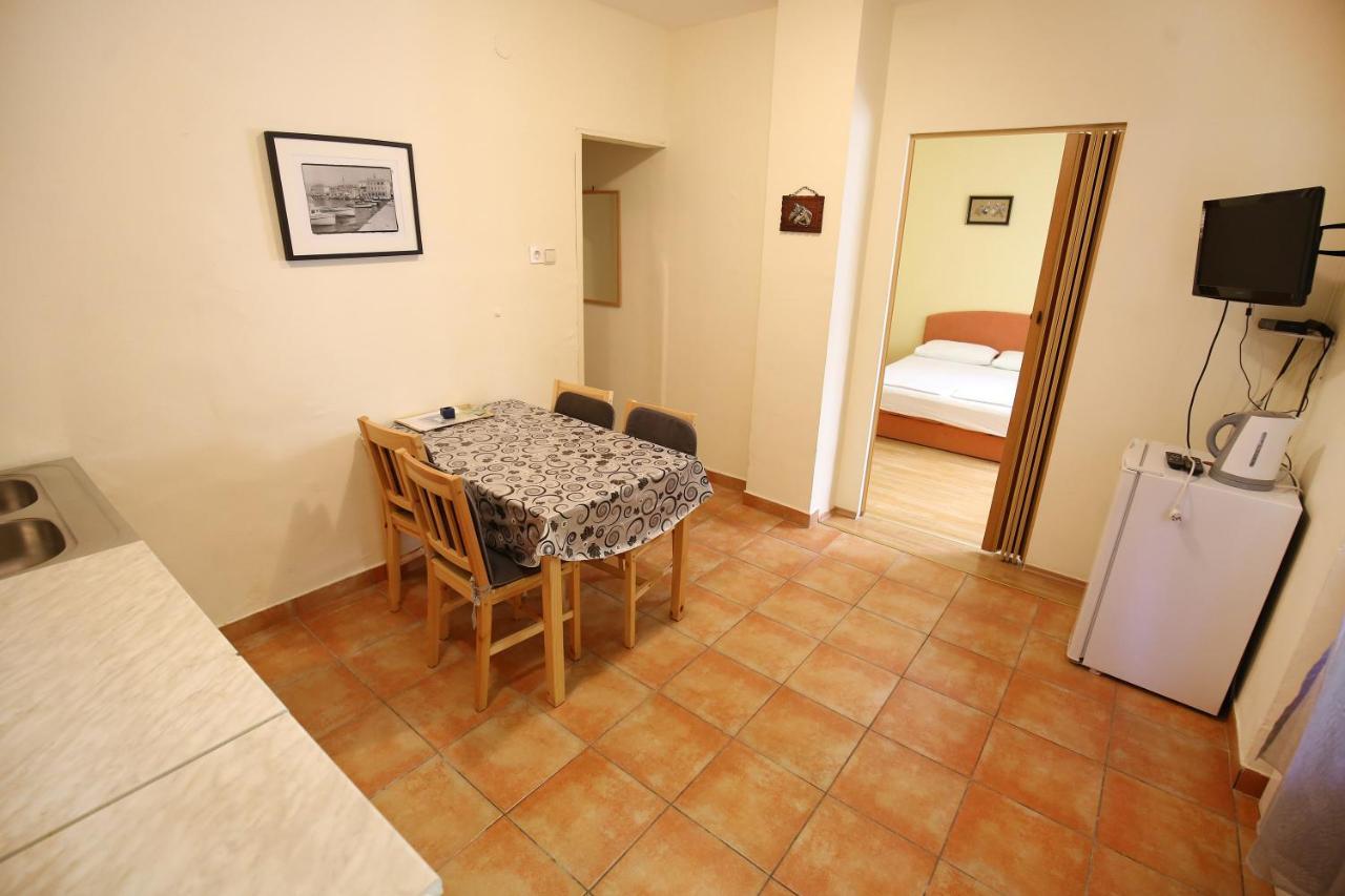 Apartmani Buca Biograd Na Moru Zewnętrze zdjęcie