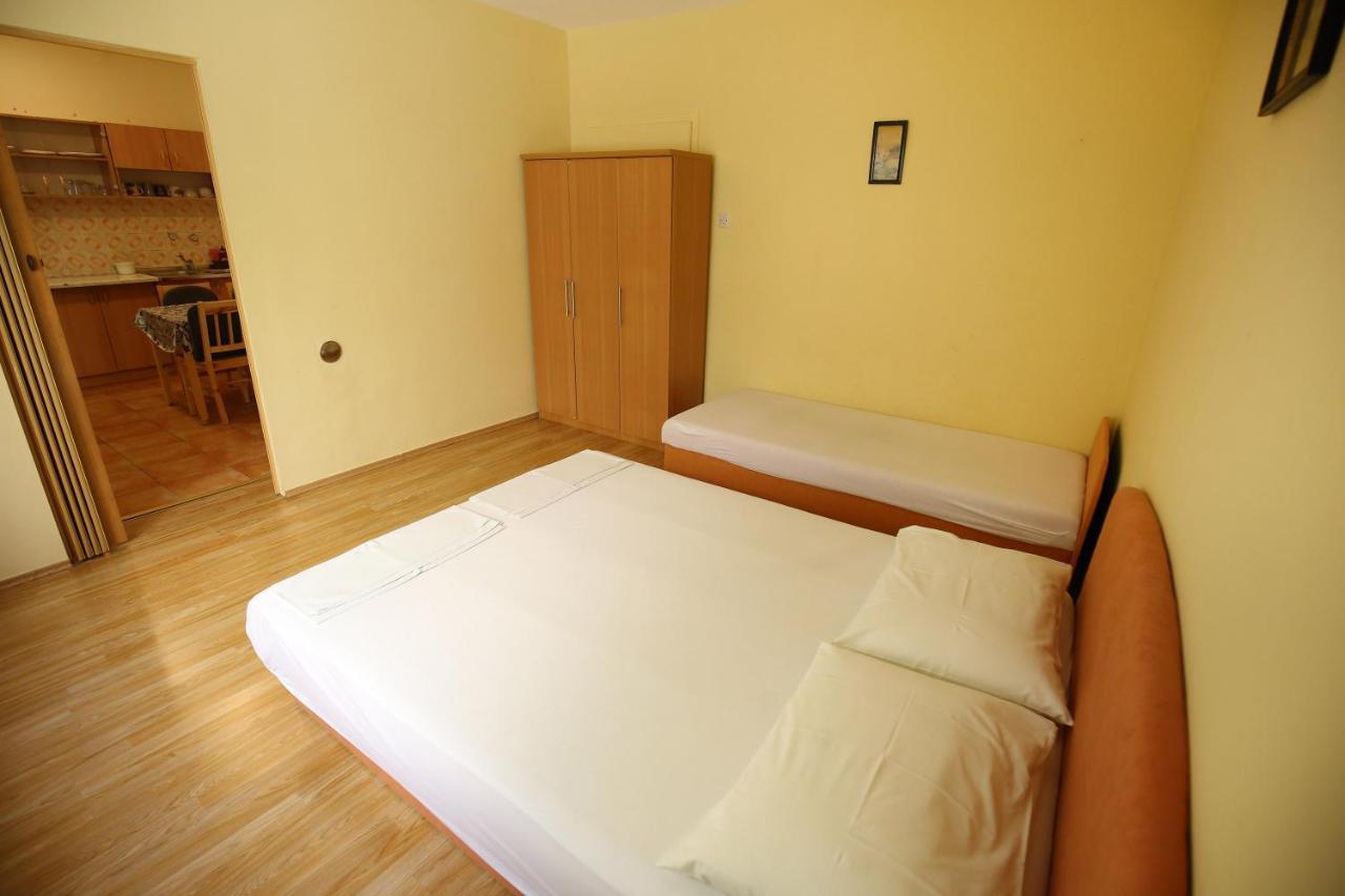 Apartmani Buca Biograd Na Moru Zewnętrze zdjęcie