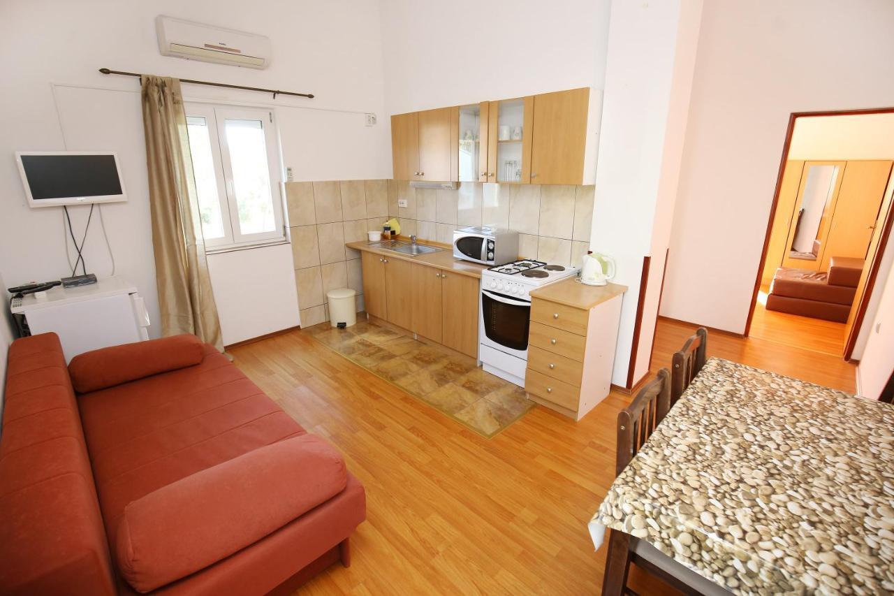 Apartmani Buca Biograd Na Moru Zewnętrze zdjęcie